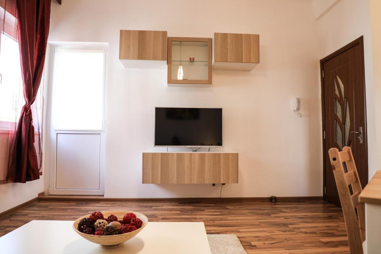 Ultracentral Apartament With Balcony - Old Town Bukarest Kültér fotó