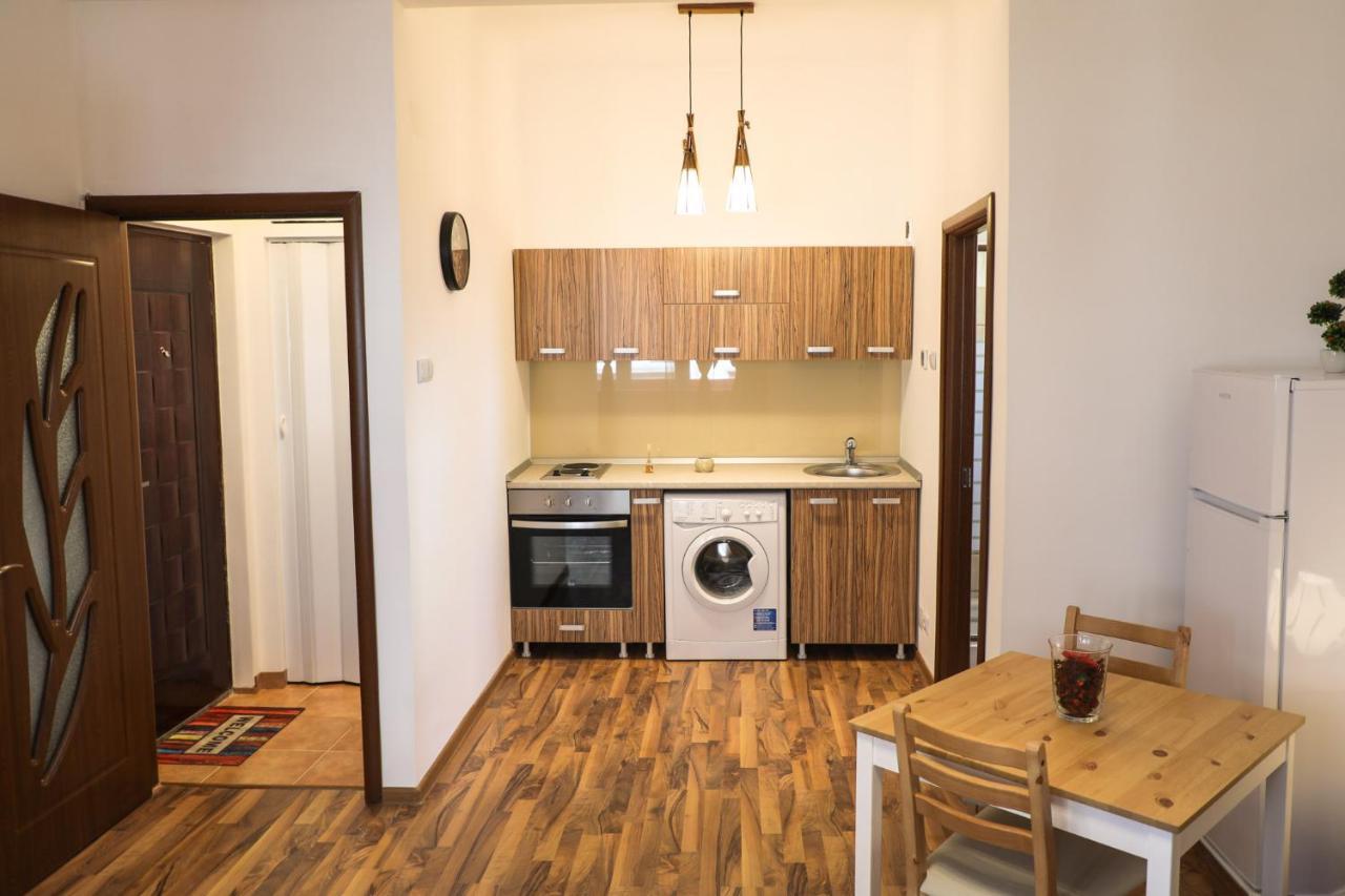 Ultracentral Apartament With Balcony - Old Town Bukarest Kültér fotó