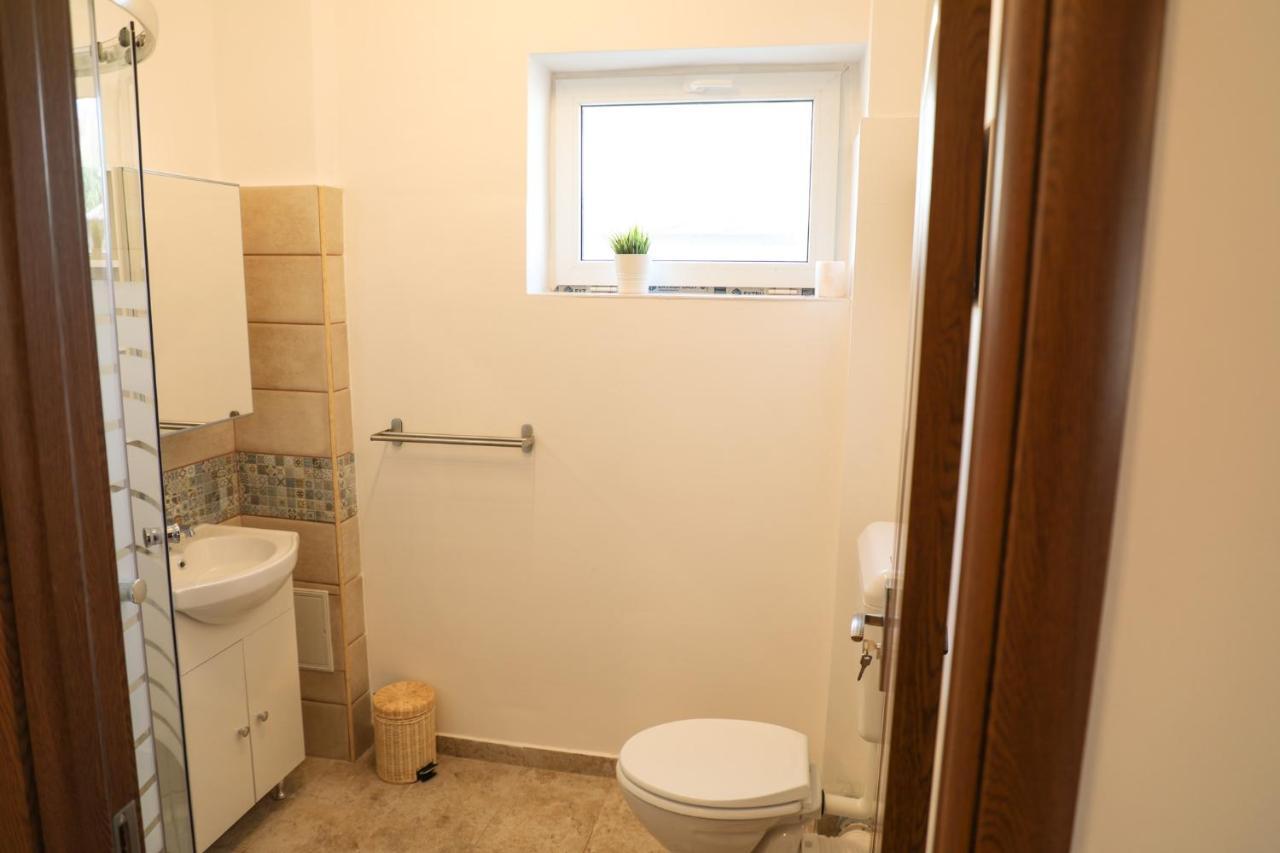 Ultracentral Apartament With Balcony - Old Town Bukarest Kültér fotó