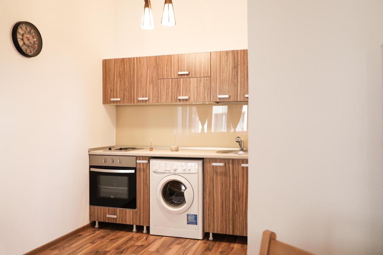 Ultracentral Apartament With Balcony - Old Town Bukarest Kültér fotó